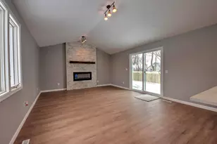 421 Kenwood St, La Porte, IN 46350 - Photo 6