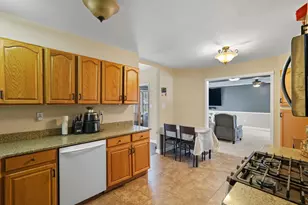 1356 Sugar Creek Ct, Valparaiso, IN 46385 - Photo 10