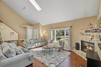 1356 Sugar Creek Court, Valparaiso, IN 46385 - Photo 4