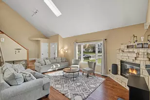 1356 Sugar Creek Ct, Valparaiso, IN 46385 - Photo 4