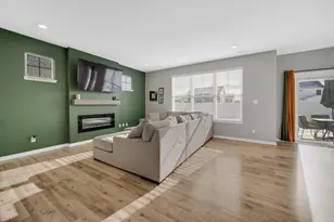 208 Sweetbay St, Valparaiso, IN 46385 - Photo 4