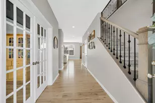 208 Sweetbay St, Valparaiso, IN 46385 - Photo 2