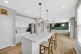 208 Sweetbay St, Valparaiso, IN 46385 - Photo 10