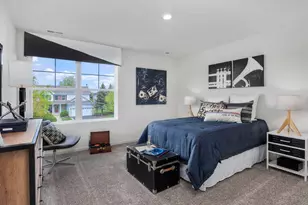 126 Cressmoor Blvd, Hobart, IN 46342 - Photo 12