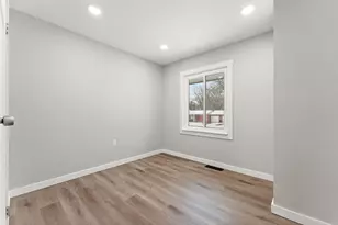 2602 Oakwood Ave, Valparaiso, IN 46383 - Photo 12