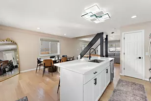 303 Union St, Valparaiso, IN 46383 - Photo 8