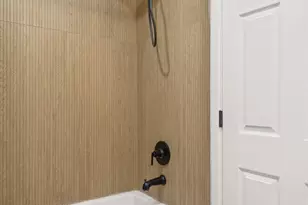 303 Union St, Valparaiso, IN 46383 - Photo 12