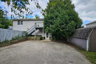 647 N Calumet Rd, Chesterton, IN 46304 - Photo 4