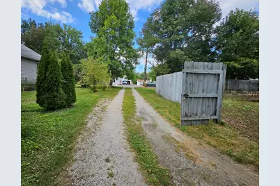 647 N Calumet Road, Chesterton, IN 46304 - Photo 6