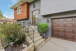 1235 Woodhollow Ct, Schererville, IN 46375 - Photo 2