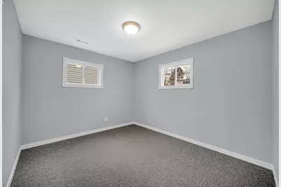 436 E 47th Place, Gary, IN 46409 - Photo 12