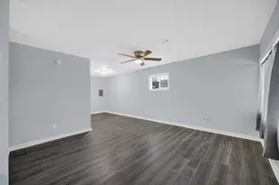 436 E 47th Pl, Gary, IN 46409 - Photo 4