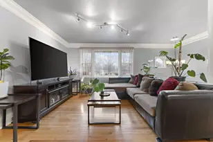 919 W 69th Pl, Merrillville, IN 46410 - Photo 2