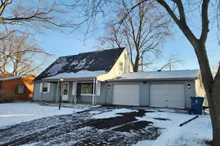 723 Fox River Rd, Valparaiso, IN 46385 - Photo 1