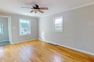 218 N Ash St, Hobart, IN 46342 - Photo 10