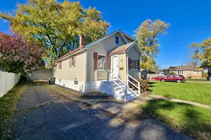 218 N Ash St, Hobart, IN 46342 - Photo 4