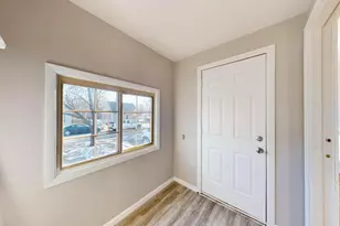 218 N Ash St, Hobart, IN 46342 - Photo 6