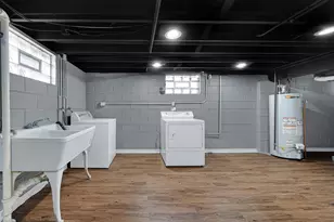 8228 Greenwood Ave, Munster, IN 46321 - Photo 18