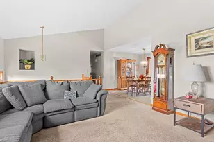 372 Radcliff Dr, Valparaiso, IN 46383 - Photo 14