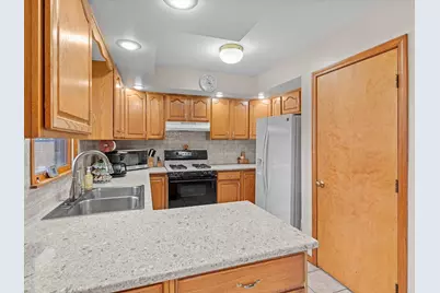 372 Radcliff Drive, Valparaiso, IN 46383 - Photo 8