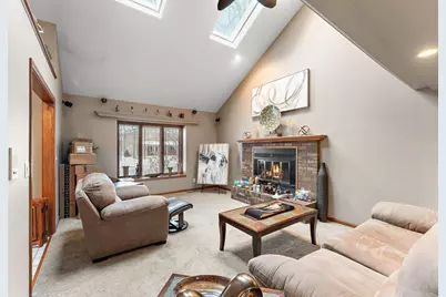 602 Brunswick Court, Valparaiso, IN 46383 - Photo 2