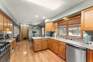 602 Brunswick Ct, Valparaiso, IN 46383 - Photo 10