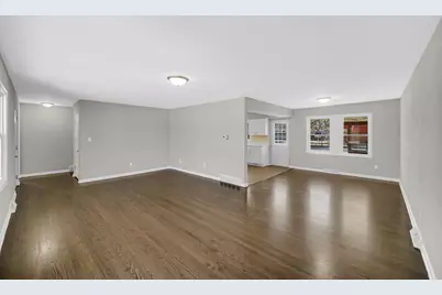 326 S Lasalle Street, Hobart, IN 46342 - Photo 2