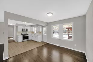 326 S Lasalle St, Hobart, IN 46342 - Photo 4