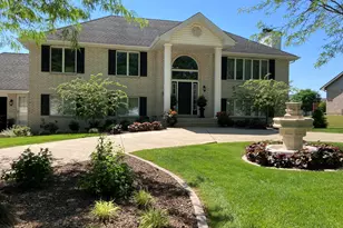 9280 Monix Dr, Saint John, IN 46373 - Photo 4