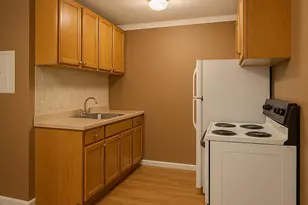 8831 Schneider Ave, Highland, IN 46322 - Photo 4