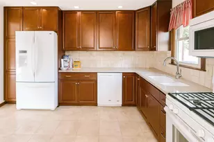 3631 Manor Dr, Highland, IN 46322 - Photo 4