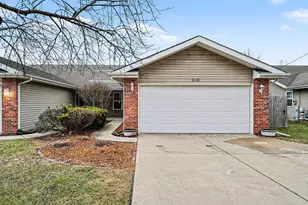 916 N Colfax St, Griffith, IN 46319 - Photo 2