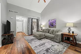 916 N Colfax St, Griffith, IN 46319 - Photo 4