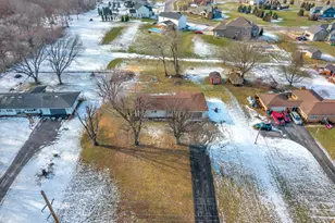 1952 Hayes Leonard Rd, Valparaiso, IN 46385 - Photo 4