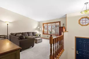 902 Aspen St, Hebron, IN 46341 - Photo 2