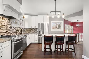 2005 Berkley Dr, Valparaiso, IN 46383 - Photo 4