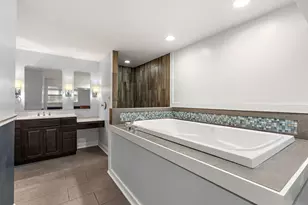 2005 Berkley Dr, Valparaiso, IN 46383 - Photo 16