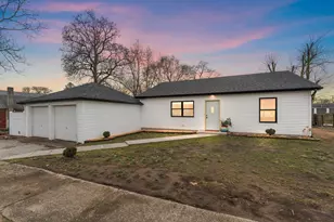 25 E Grove St, Wheatfield, IN 46392 - Photo 2