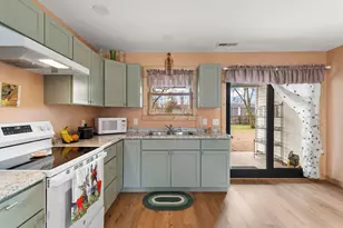 25 E Grove St, Wheatfield, IN 46392 - Photo 8