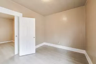 329 Pierce St, Gary, IN 46402 - Photo 12