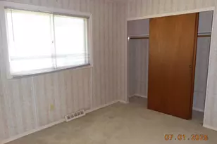 6813 Tyler St, Merrillville, IN 46410 - Photo 6