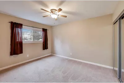 816 E 39th Lane, Griffith, IN 46319 - Photo 18