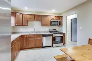 816 E 39th Ln, Griffith, IN 46319 - Photo 10