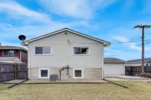 816 E 39th Ln, Griffith, IN 46319 - Photo 34