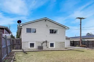 816 E 39th Ln, Griffith, IN 46319 - Photo 36