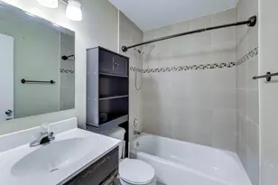 816 E 39th Ln, Griffith, IN 46319 - Photo 22