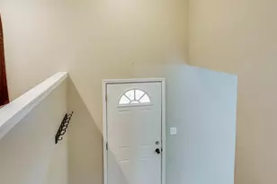 816 E 39th Ln, Griffith, IN 46319 - Photo 4