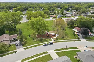 2431 Hickory Dr, Dyer, IN 46311 - Photo 38