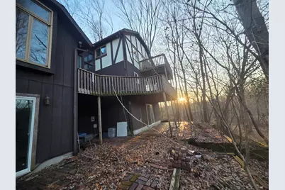 401 Shorewood Court, Valparaiso, IN 46385 - Photo 2