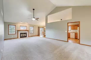 1642 Commodore Ln, Chesterton, IN 46304 - Photo 4